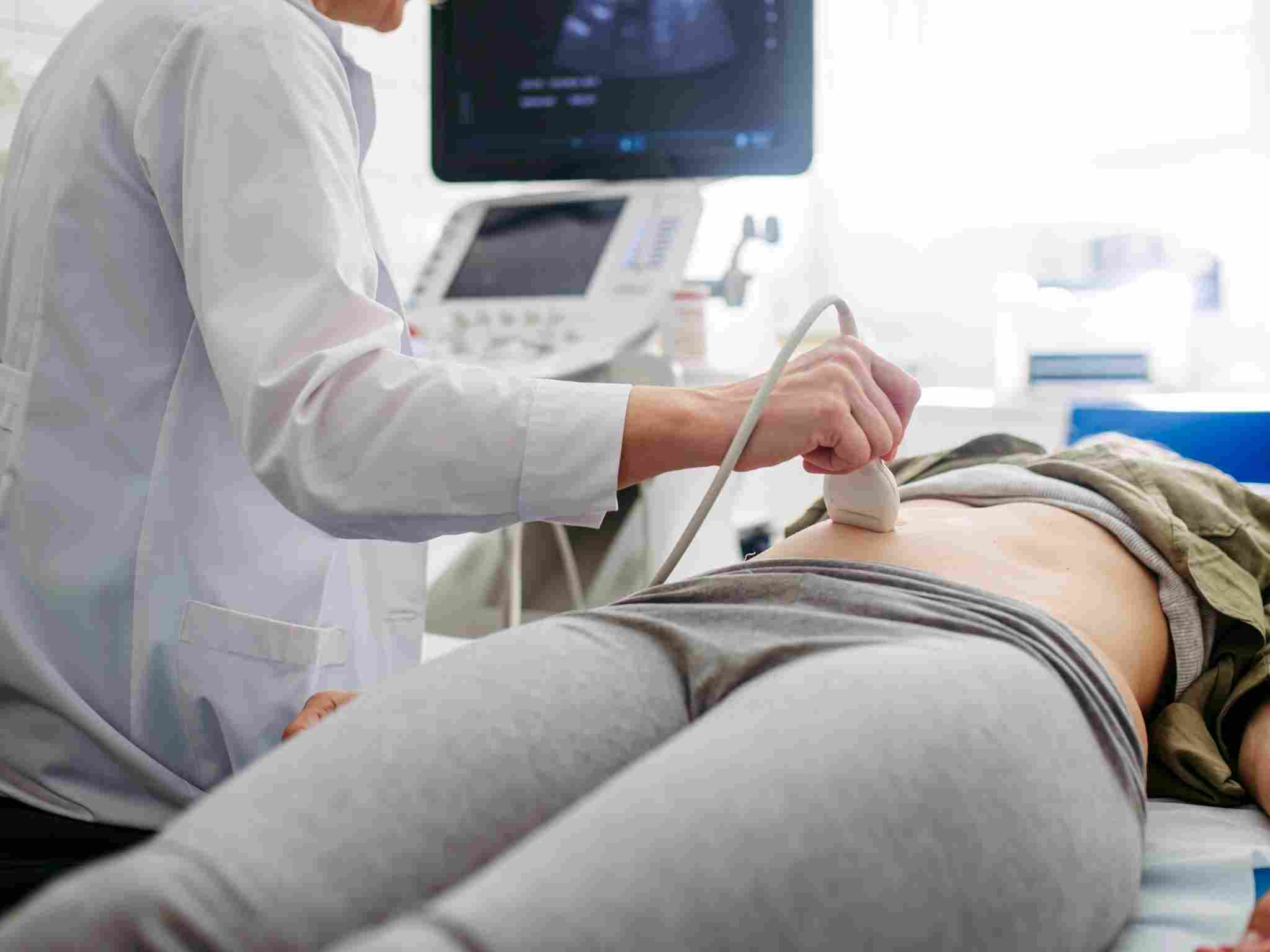 Esame ecografico transvaginale e pelvico per la salute femminile a Perugia.