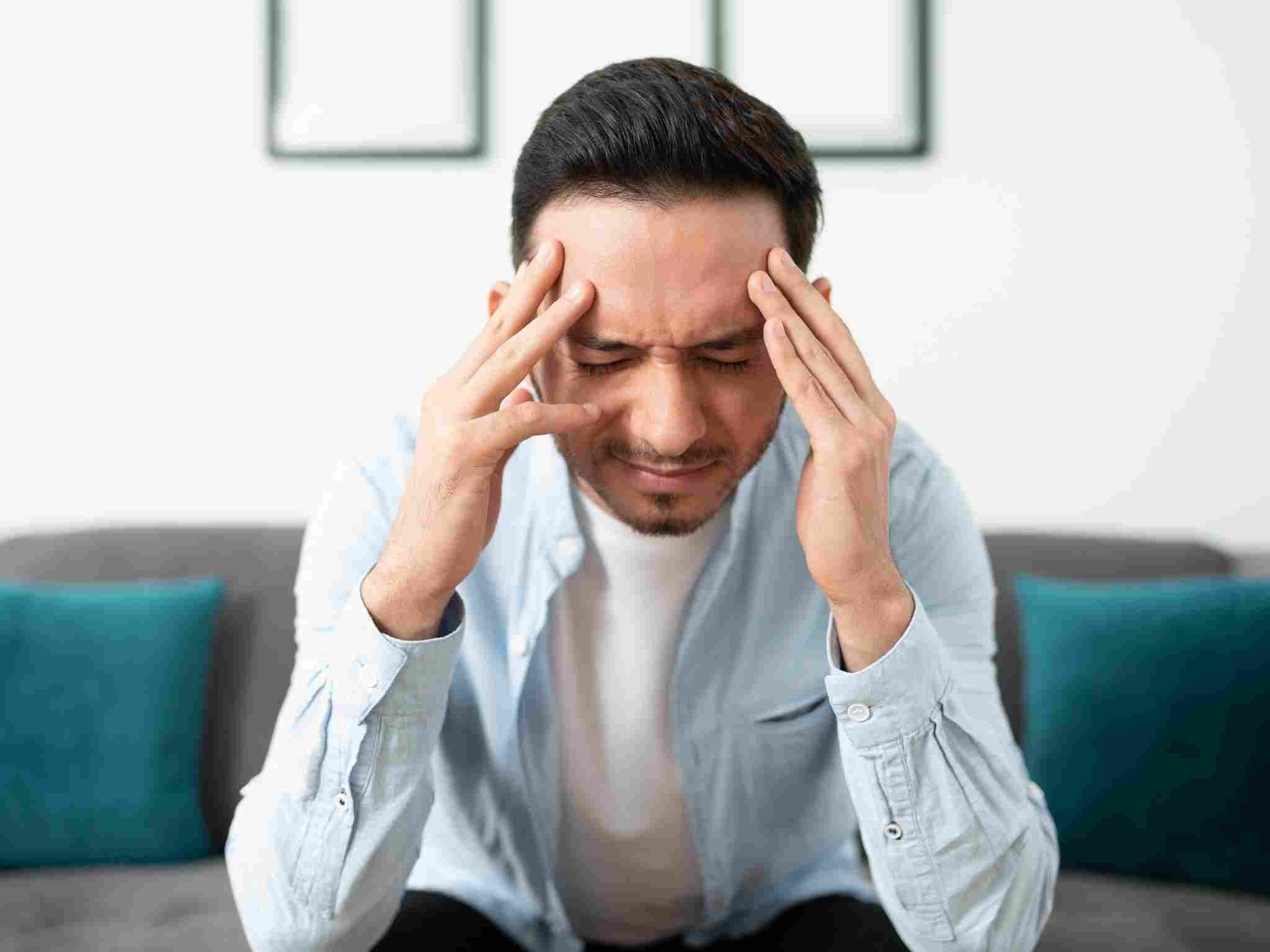 Segnali per richiedere una visita neurologica a Perugia: emicrania, vertigini o disturbi del sonno.